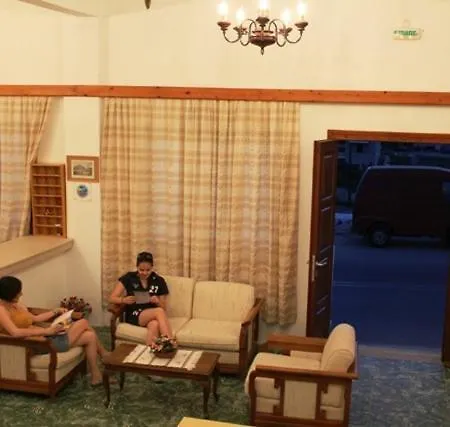 Violetta イオス島 チョーラ