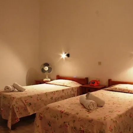 Violetta アパートホテル イオス島 チョーラ